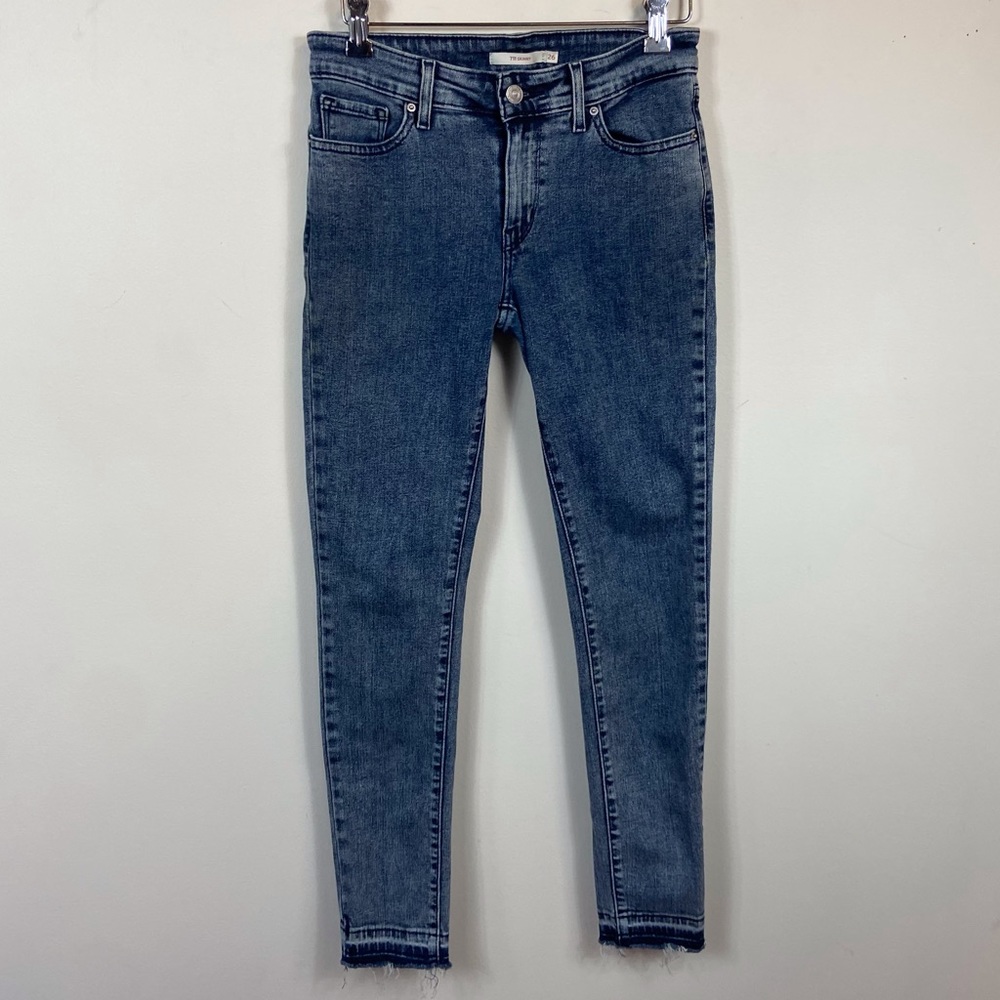 Levi’s 7’11 Skinny Jeans